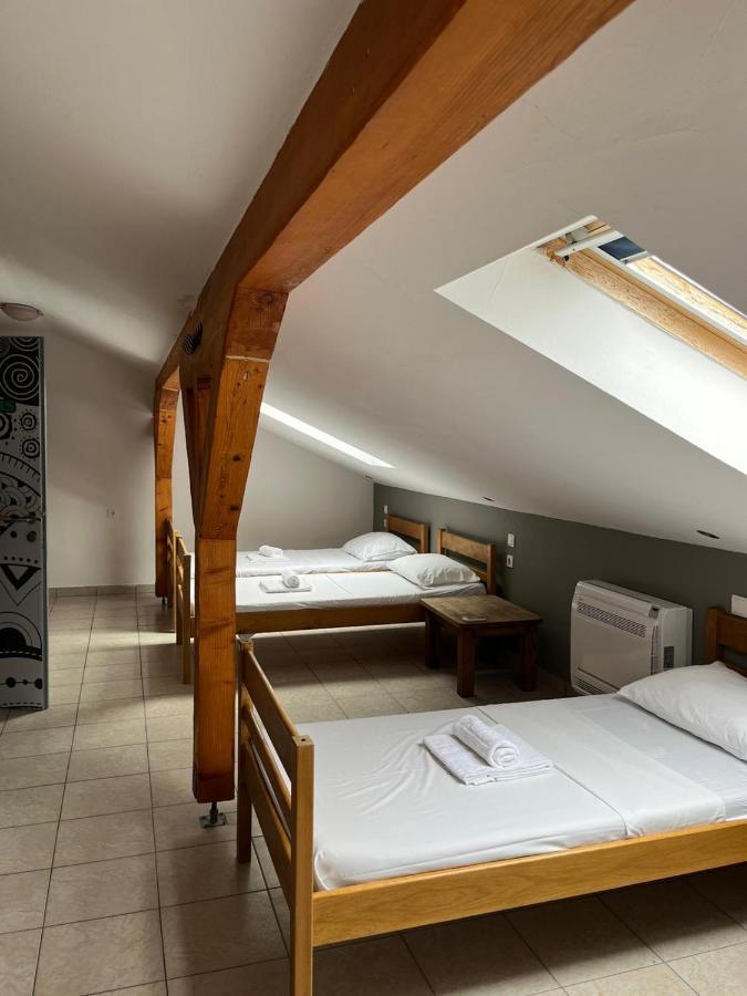 Moon Rocks Hostel Novalja